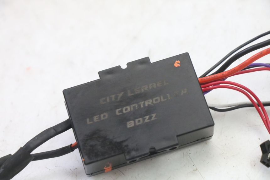 photo de COMMODO GAUCHE DUALTRON VICTOR LIMITED 1