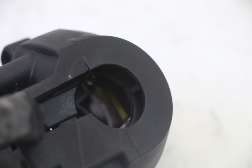 photo de COMMODO GAUCHE YAMAHA X-MAX XMAX 125 (2010 - 2014)