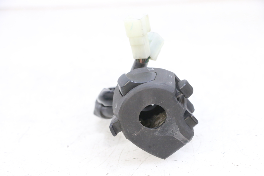 photo de COMMODO GAUCHE YAMAHA X-MAX XMAX 125 (2010 - 2014)