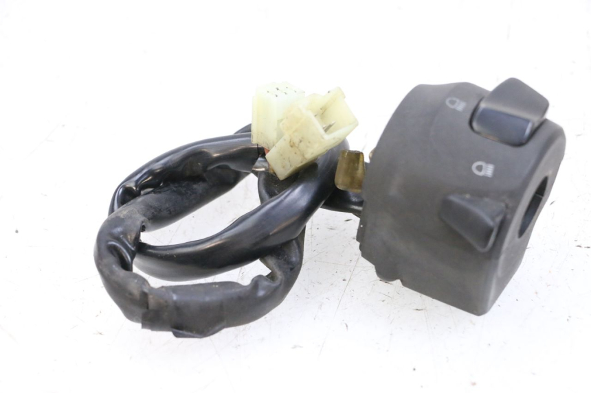 photo de COMMODO GAUCHE YAMAHA X-MAX XMAX 125 (2010 - 2013) - Gros plan technique