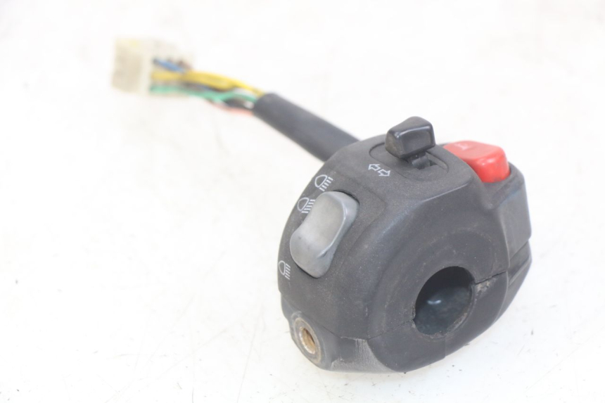 photo de COMMODO GAUCHE YAMAHA YP MAJESTY 125 (2007 - 2010)