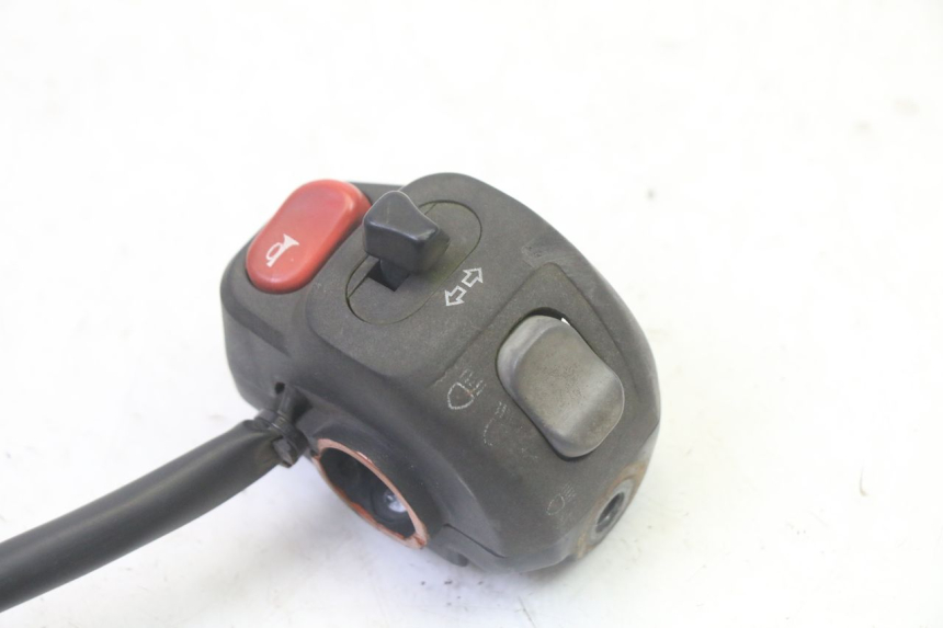 photo de COMMODO GAUCHE YAMAHA YP MAJESTY 125 (2007 - 2010)