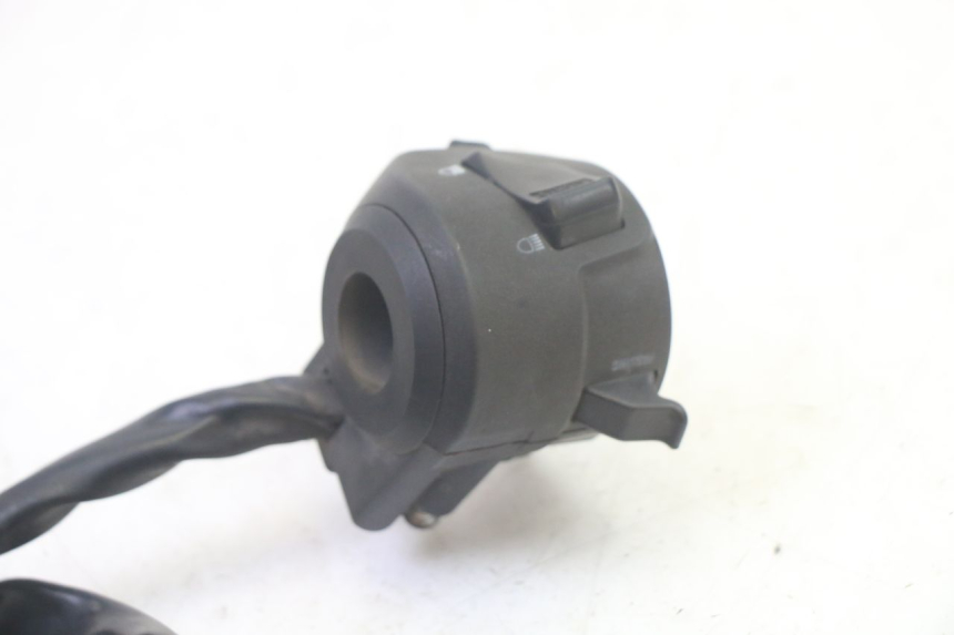 photo de COMMODO GAUCHE KYMCO ZING 125 (1997 - 2003) - Autre angle de vue