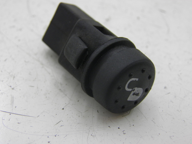 photo de COMMODO PIAGGIO BEVERLY 125 (1998 - 2005) - Vue principale