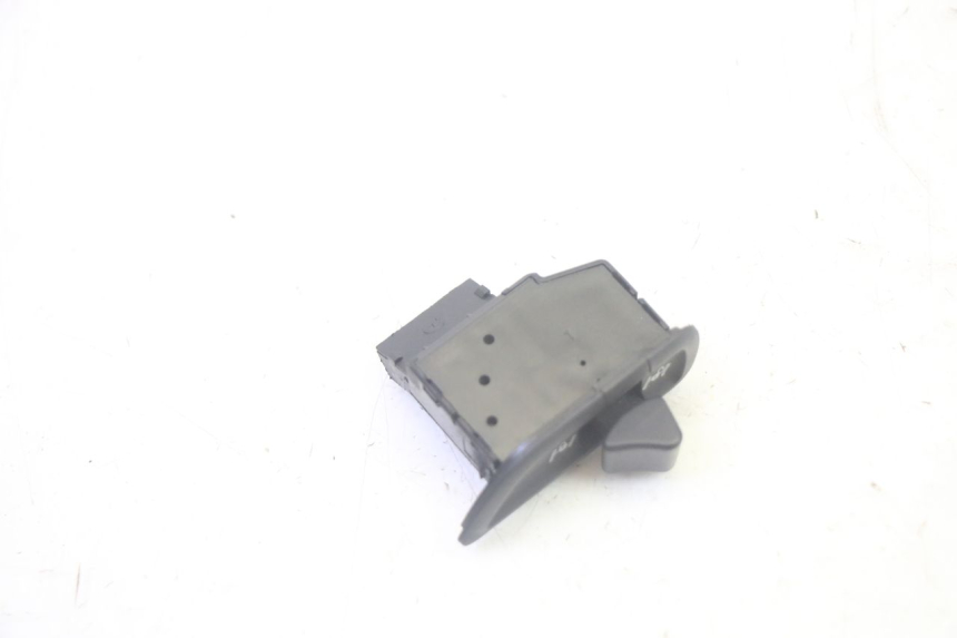 photo de COMMODO ROLL LOCK PIAGGIO MP3 500 (2016 - 2018) - Détail de la pièce