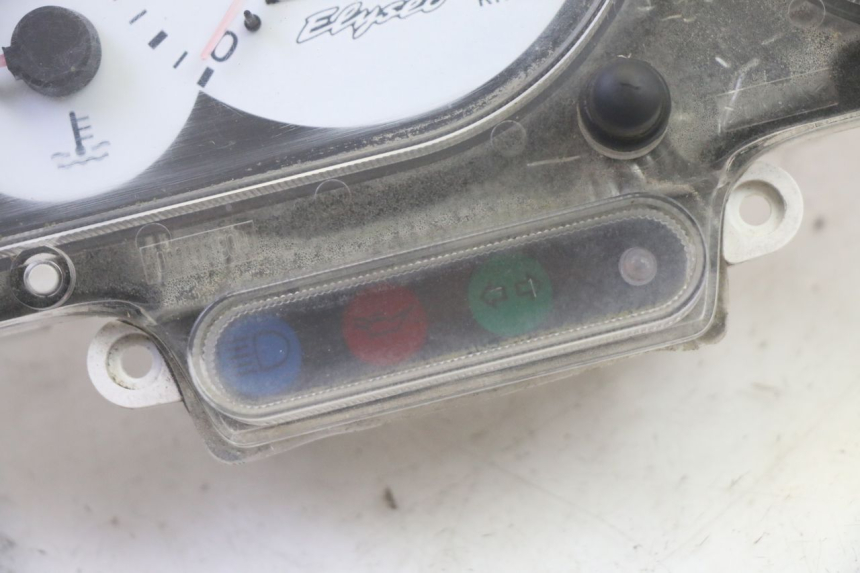 photo de COMPTEUR  PEUGEOT ELYSEO 125 (1999 - 2004) - Gros plan technique