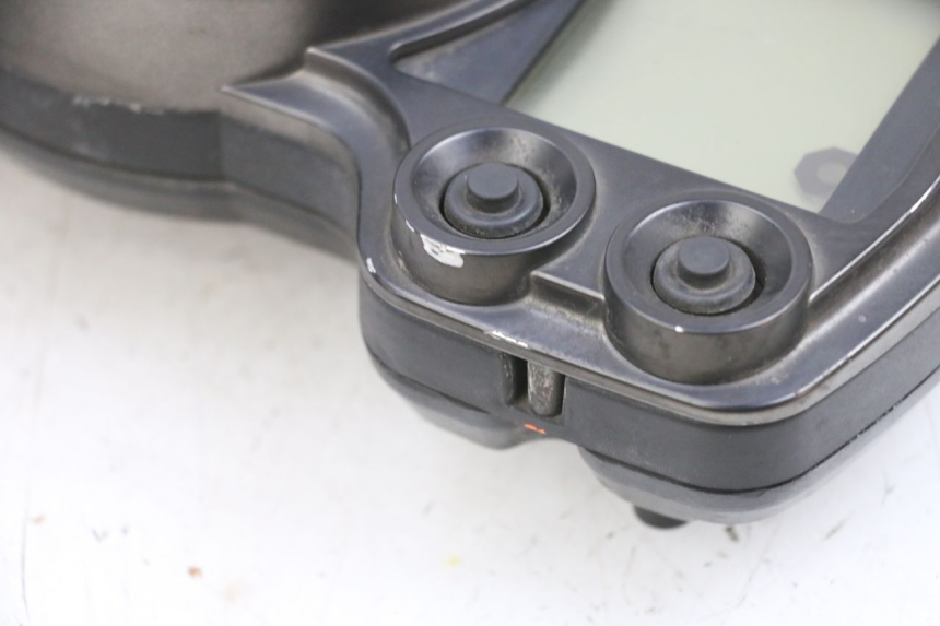 photo de COMPTEUR YAMAHA FJR ABS 1300 (2006 - 2012) - Autre angle de vue