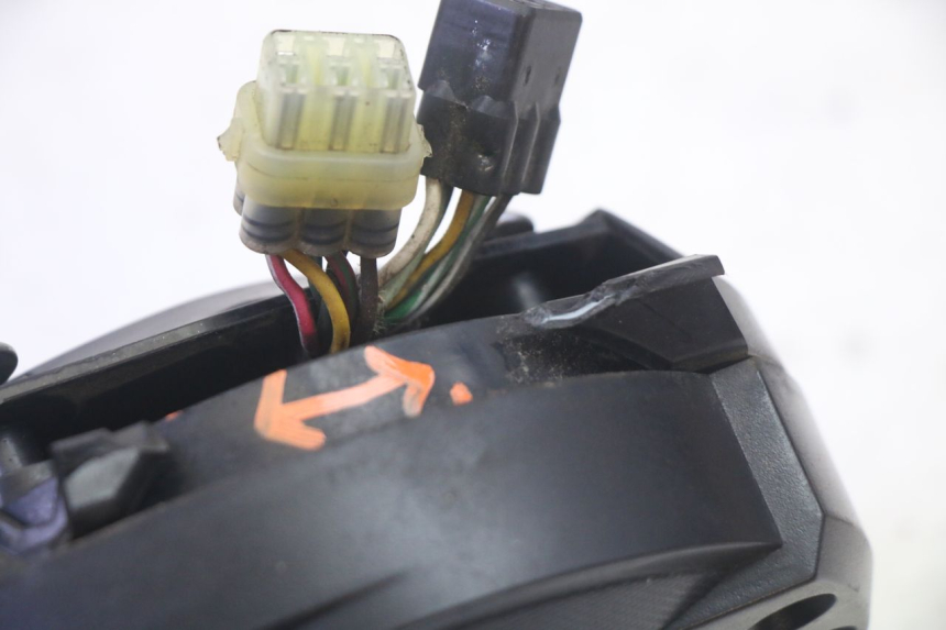 photo de COMPTEUR  YAMAHA FZ6 N FAZER 600 (2004 - 2006)