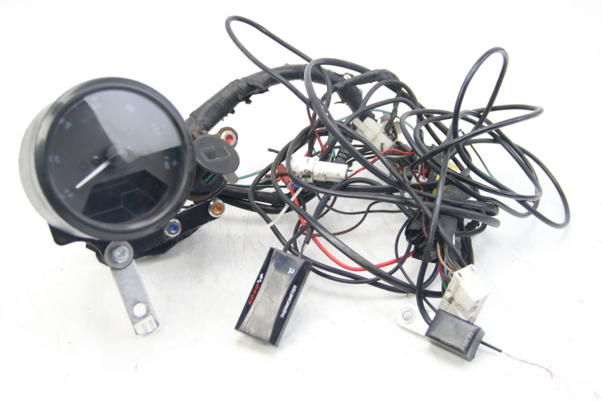 photo de COMPTEUR  YAMAHA FZS FAZER 600 (2001 - 2003)