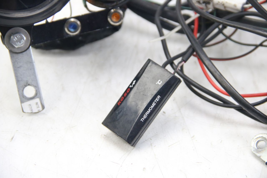 photo de COMPTEUR  YAMAHA FZS FAZER 600 (2001 - 2003)