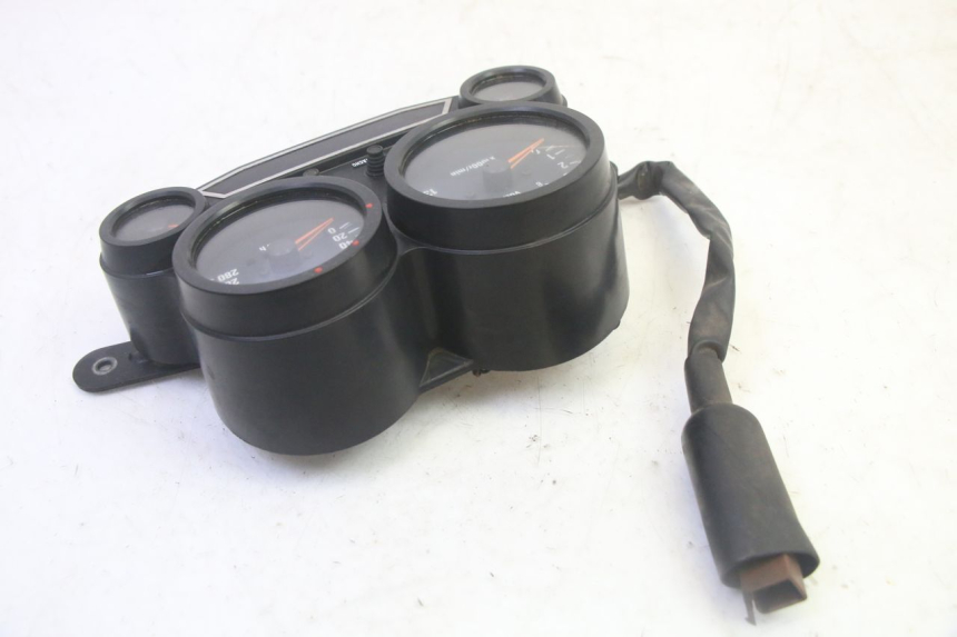 photo de COMPTEUR  KAWASAKI GPZ RX 1000 (1986 - 1988) - État de surface