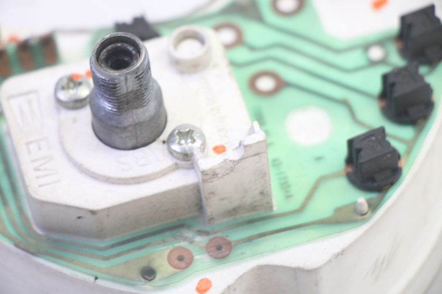 photo de COMPTEUR PEUGEOT LUDIX 50 (2005 - 2007) - État de surface