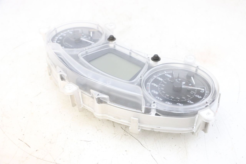 photo de COMPTEUR  PIAGGIO MP3 HPE 300 (2019 - 2026) - État de surface