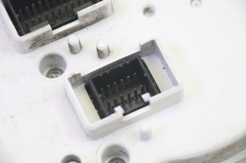 photo de COMPTEUR  PIAGGIO MP3 RL 250 (2007 - 2010) - Détails caractéristiques