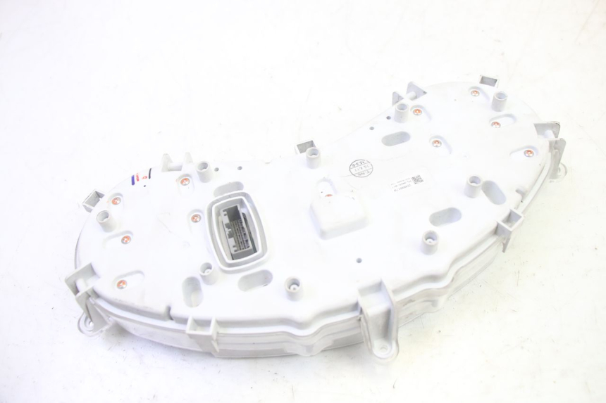 photo de COMPTEUR  PIAGGIO MP3 500 (2016 - 2018) - Détails caractéristiques