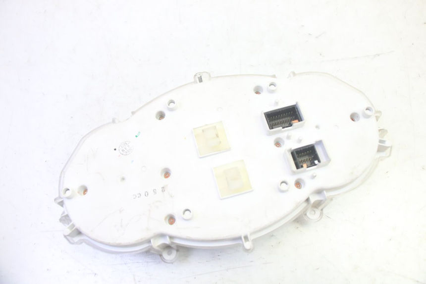 photo de COMPTEUR  PIAGGIO MP3 RL 250 (2007 - 2010) - Vue produit