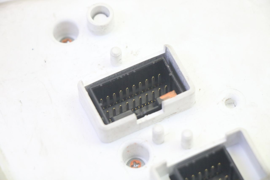 photo de COMPTEUR  PIAGGIO MP3 RL 250 (2007 - 2010) - Détails caractéristiques