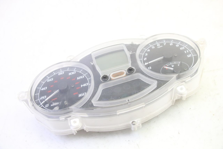 photo de COMPTEUR  PIAGGIO MP3 RL 250 (2007 - 2010) - État de surface