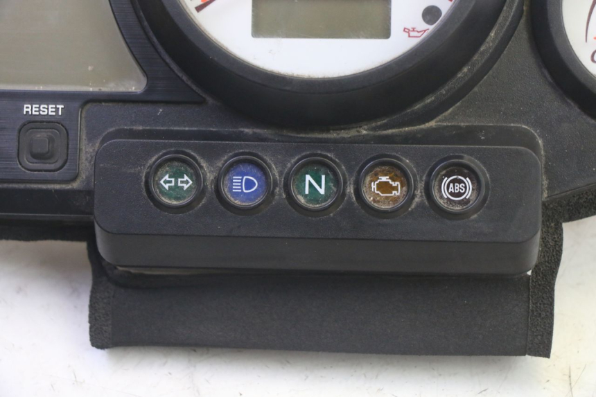 photo de COMPTEUR  YAMAHA TDM ABS 900 (2002 - 2014) - Points de fixation