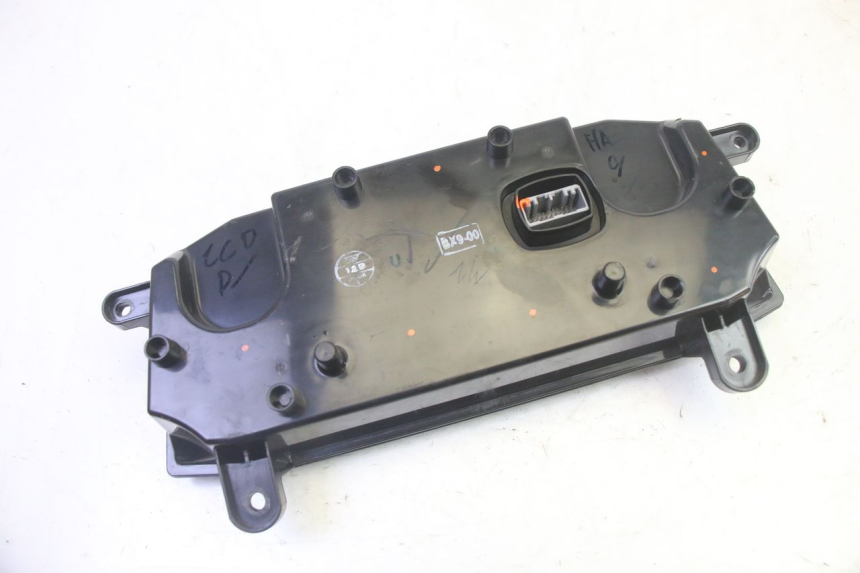 photo de COMPTEUR  YAMAHA TRICITY 300 (2020 - 2024) - État de surface