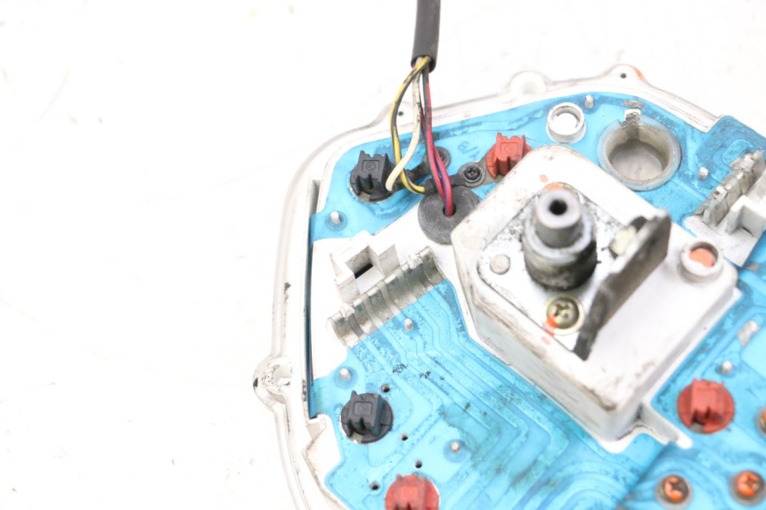 photo de COMPTEUR  PIAGGIO VESPA GTS SUPER IE 125 (2009 - 2016) - Autre angle de vue