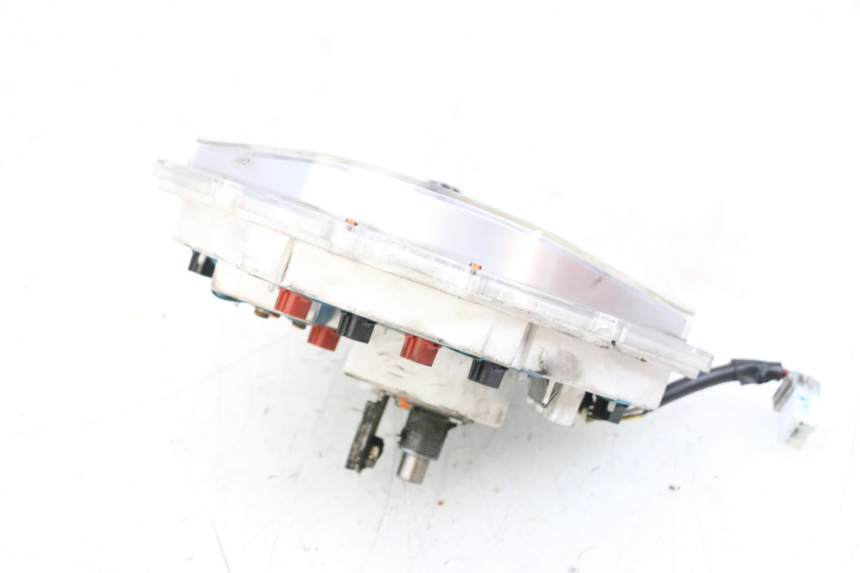 photo de COMPTEUR  PIAGGIO VESPA GTS SUPER IE 125 (2009 - 2016) - Gros plan technique