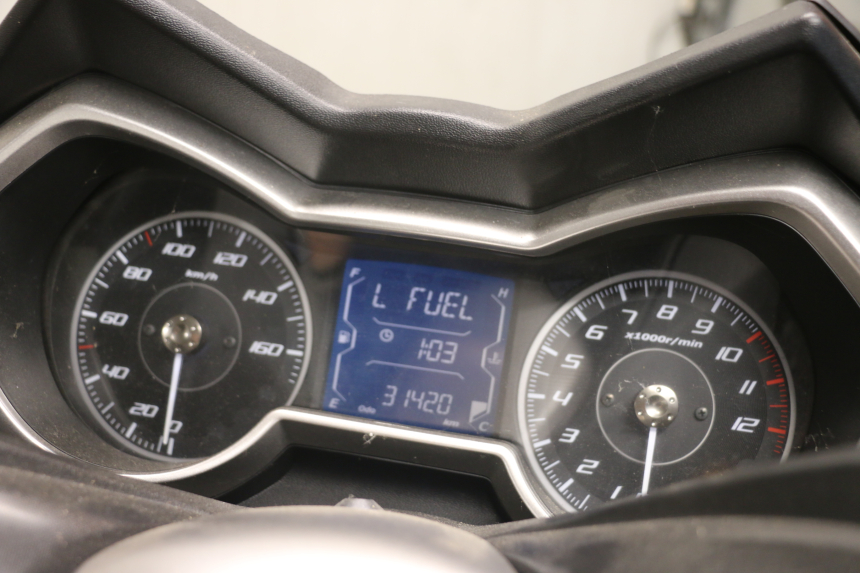 photo de COMPTEUR YAMAHA XMAX X-MAX ABS 125 (2017 - 2020)