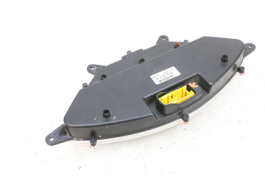 photo de COMPTEUR YAMAHA XMAX X-MAX 125 (2006 - 2009) - Autre angle de vue