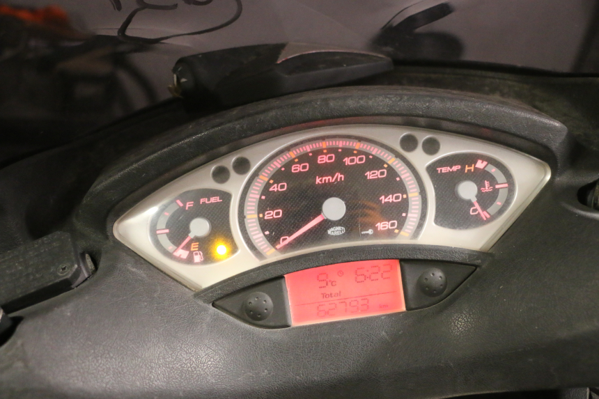 photo de COMPTEUR YAMAHA XMAX X-MAX 125 (2006 - 2009) - Zoom état d’usage
