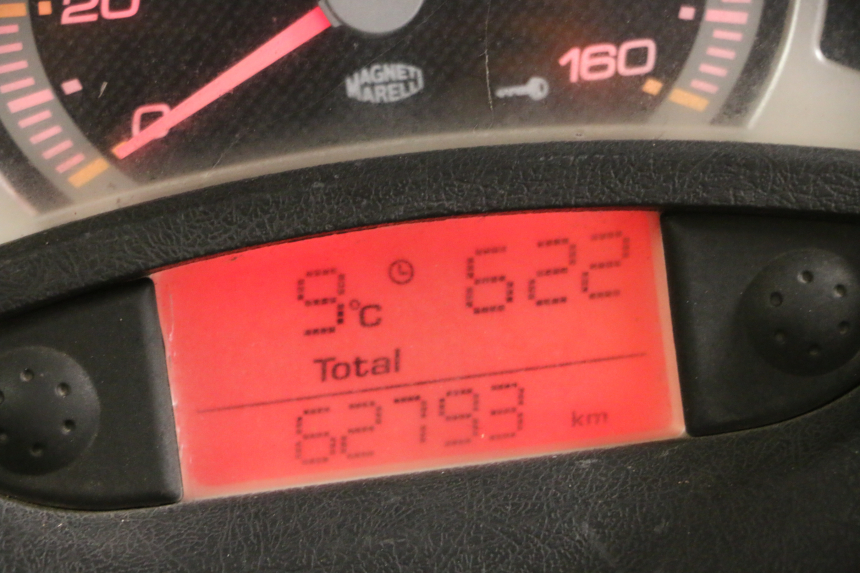 photo de COMPTEUR YAMAHA XMAX X-MAX 125 (2006 - 2009) - Gros plan technique