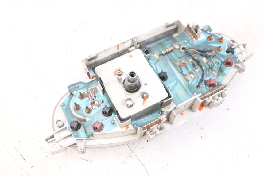 photo de COMPTEUR PIAGGIO X8 125 (2004 - 2007) - Autre angle de vue