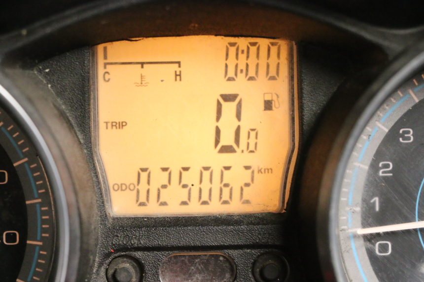 photo de COMPTEUR PIAGGIO XEVO - X EVO 125 (2007 - 2017) - Zoom état d’usage
