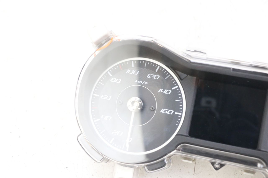 photo de COMPTEUR YAMAHA XMAX X-MAX ABS 125 (2017 - 2020)