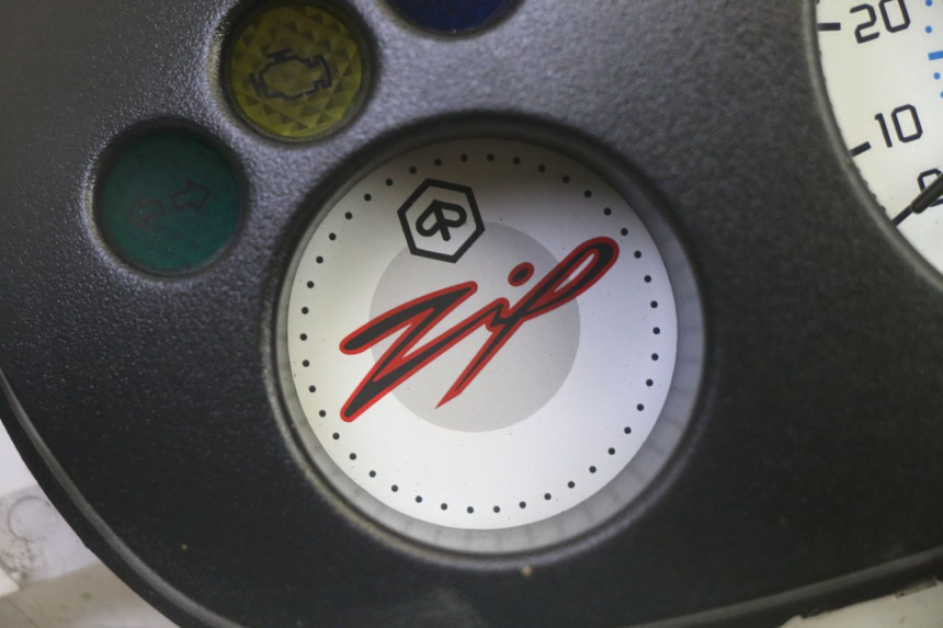 photo de COMPTEUR PIAGGIO ZIP 4T 50 (2018 - 2020) - Zoom état d’usage