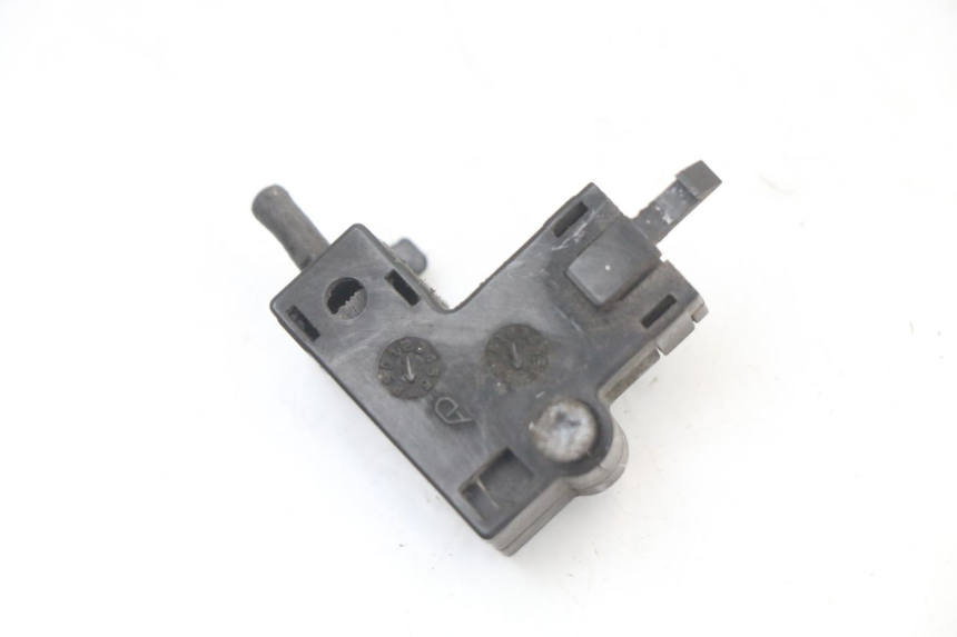 photo de CONTACTEUR EMBRAYAGE SUZUKI GN 125 (1997 - 2000)
