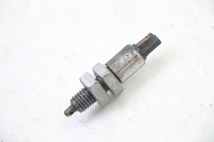 photo de CONTACTEUR FEU STOP ARRIERE APRILIA CLASSIC 125 (1995 - 2001)