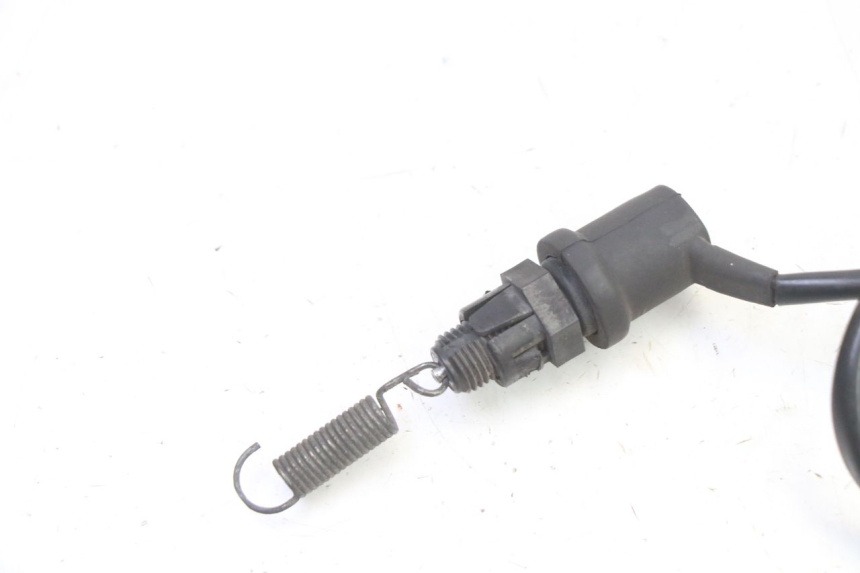 photo de CONTACTEUR FEU STOP ARRIERE YAMAHA FZ6 FAZER S2 600 (2007 - 2011)