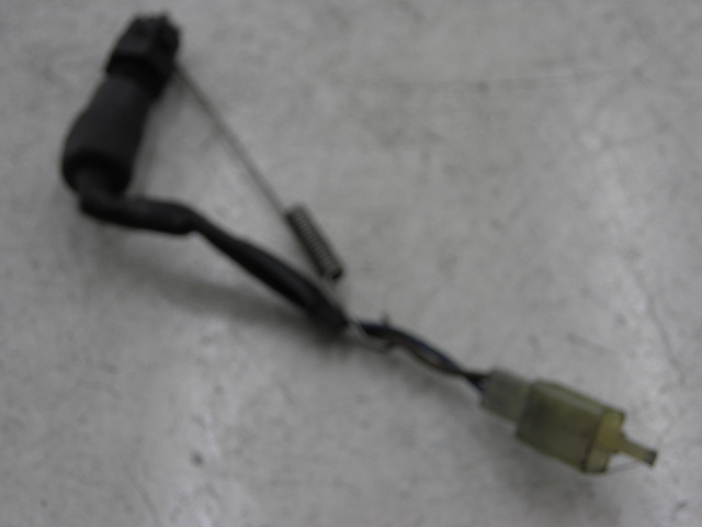 photo de CONTACTEUR FEU STOP ARRIERE KAWASAKI ZZR 600 (1995 - 2004)