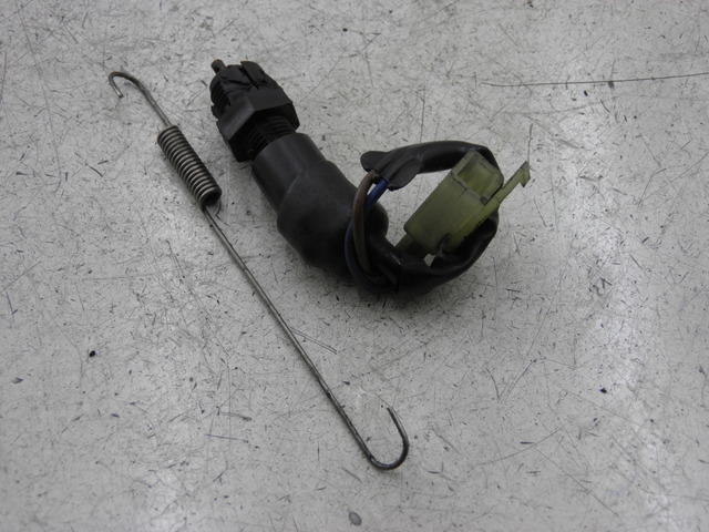 photo de CONTACTEUR FEU STOP ARRIERE KAWASAKI ZZR 600 (1995 - 2004)