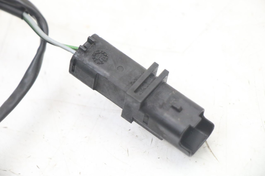 photo de CONTACTEUR FEU STOP ARRIERE PEUGEOT SATELIS COMPRESSOR K15 125 (2006 - 2009)