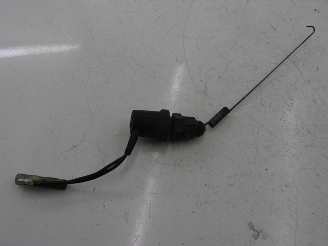 photo de CONTACTEUR FEU STOP ARRIERE YAMAHA SR 125 (1982 - 2003)