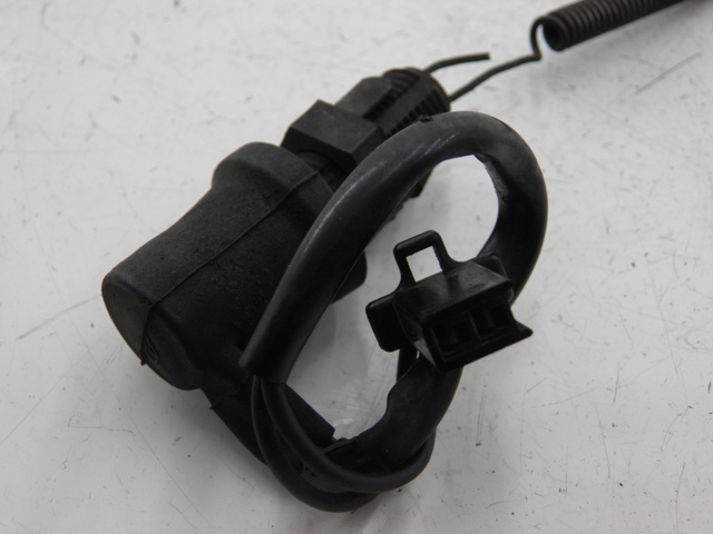 photo de CONTACTEUR FEU STOP ARRIERE YAMAHA XJR 1300 (1998 - 2002) - Détail de la pièce