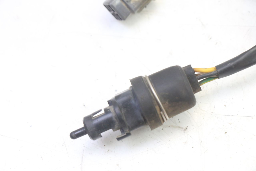photo de CONTACTEUR FEU STOP ARRIERE YAMAHA YFM BRUIN 350 (2003 - 2009)