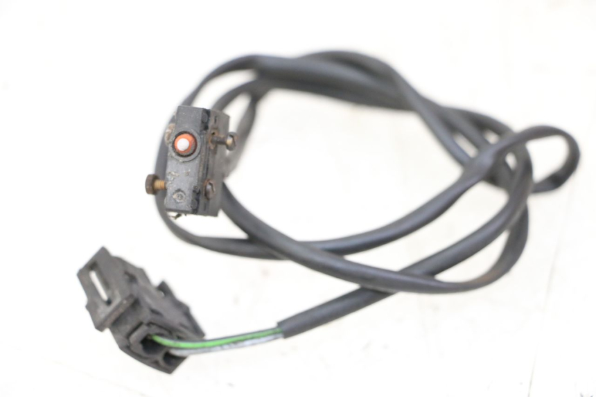photo de CONTACTEUR FEU STOP DROIT BMW C1 125 (2000 - 2003)