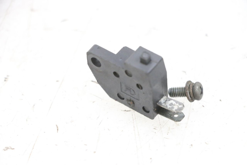 photo de CONTACTEUR FEU STOP DROIT SYM CROX 4T 50 (2016 - 2023) - Détail de la pièce