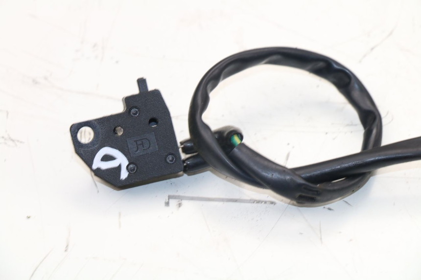photo de CONTACTEUR FEU STOP DROIT PEUGEOT DJANGO 2T 50 (2014 - 2019)