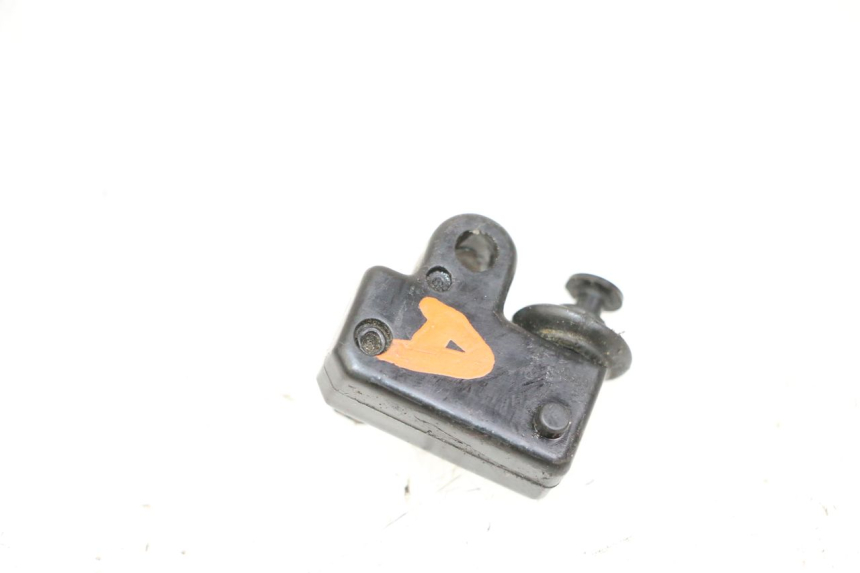 photo de CONTACTEUR FEU STOP DROIT YAMAHA FJ 36Y 1100 (1984 - 1985)