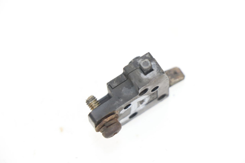 photo de CONTACTEUR FEU STOP DROIT SUZUKI GS GSE 500 (2001 - 2003)