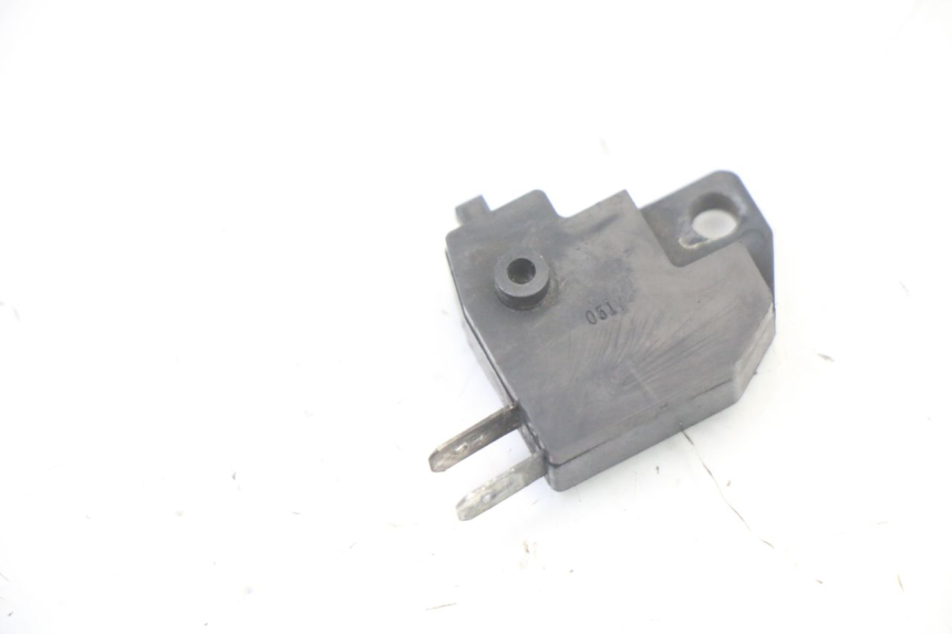 photo de CONTACTEUR FEU STOP DROIT KAWASAKI ZR7 ZR-7 S 750 (1999 - 2004)