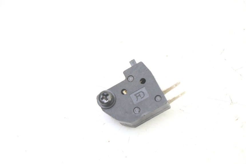 photo de CONTACTEUR FEU STOP DROIT PEUGEOT KISBEE 2T 50 (2018 - 2022)